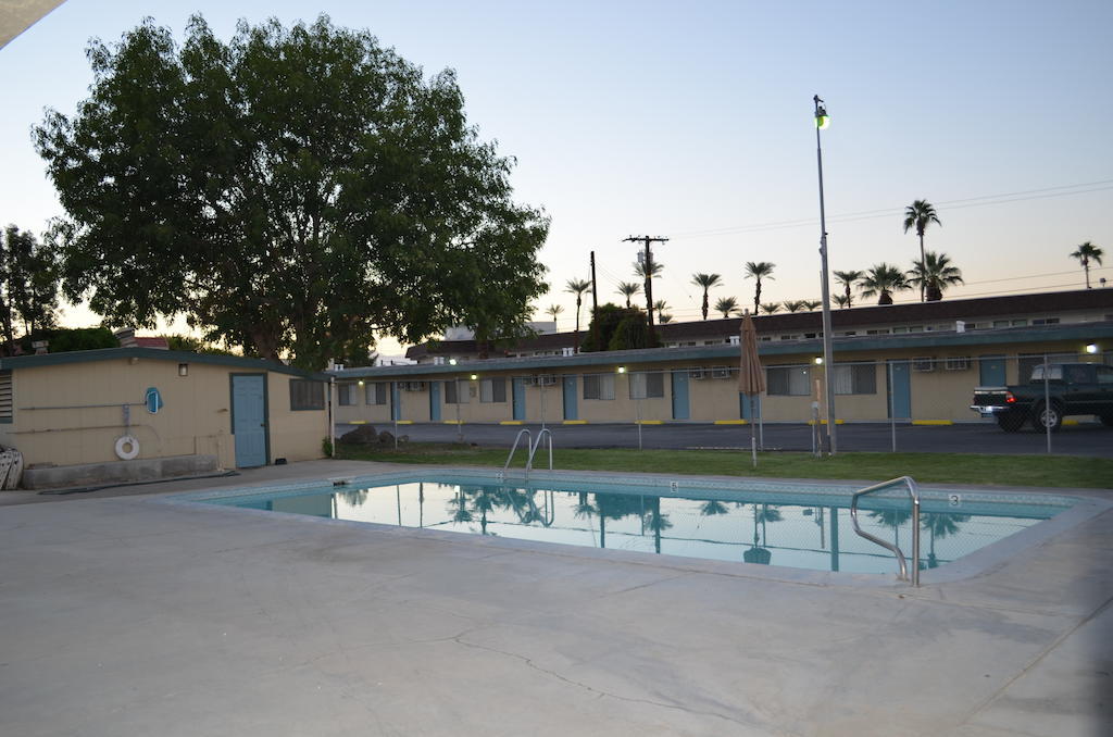 Indio Holiday Motel Exterior foto